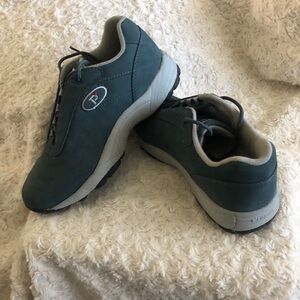 Propet Walking Shoes NWOT